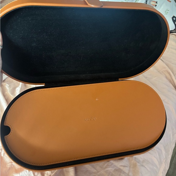 Dyson Airwrap complete Nickel and Fuchsia - Picture 4 of 6